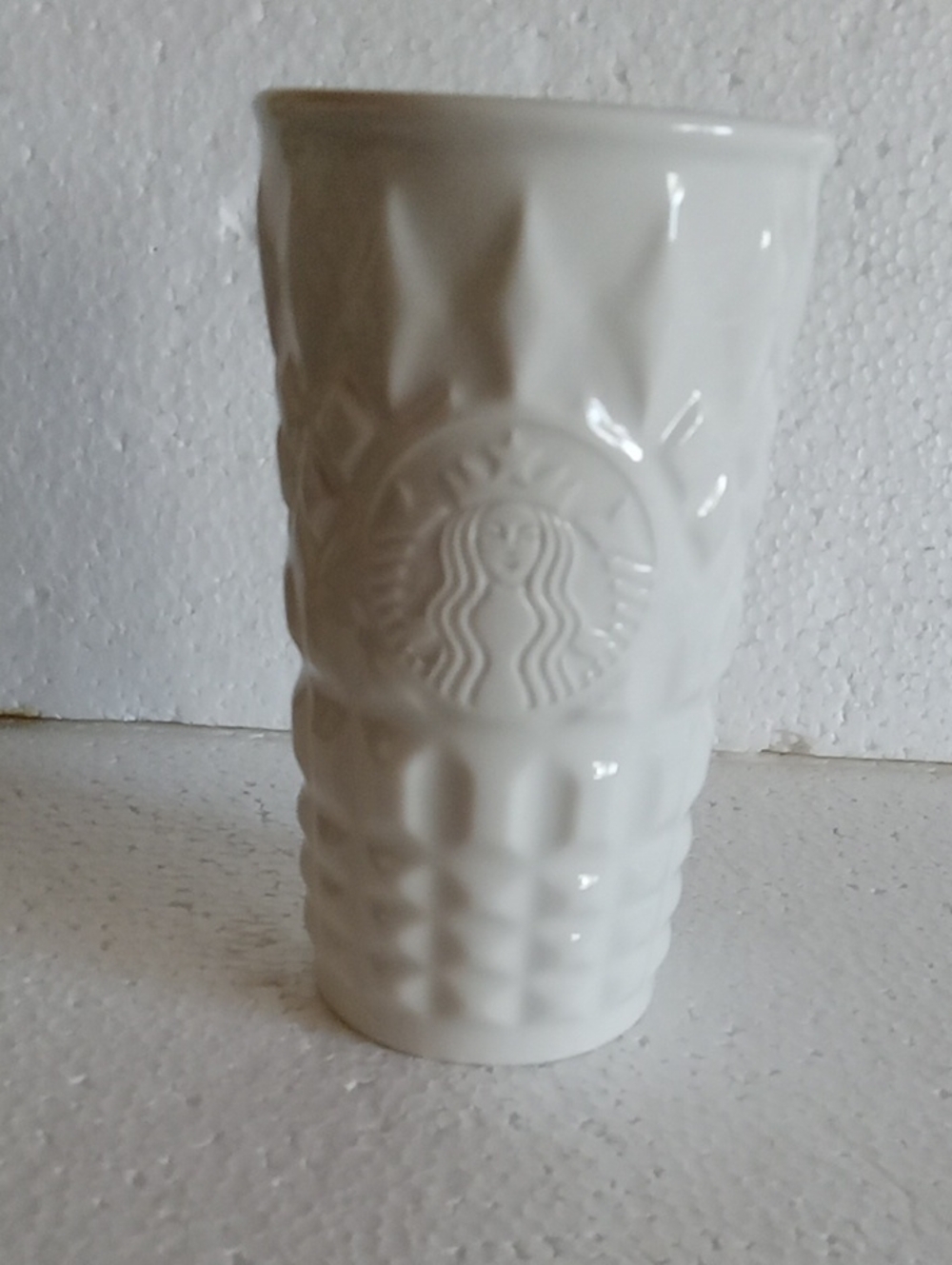 Starbucks 10 Oz White Siren Quilted Ceramic Travel Tumbler 2014